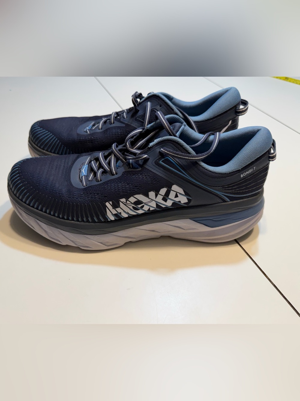 Men’s 12.5 dark blue HOKA Bondi 7 running shoes